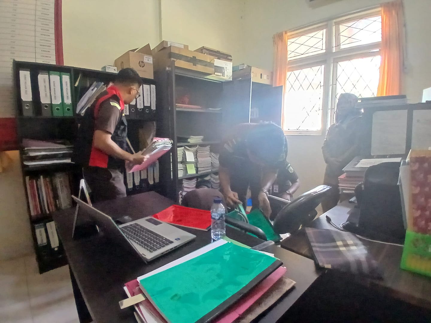 Dugaan Korupsi RTH Masjid Raya Iqra, Kejari Geledah DLH dan Disperindag Haltim